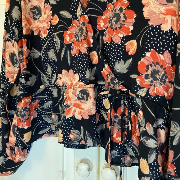 Saltwater Luxe Floral Blouse - Black - Picture 8 of 9